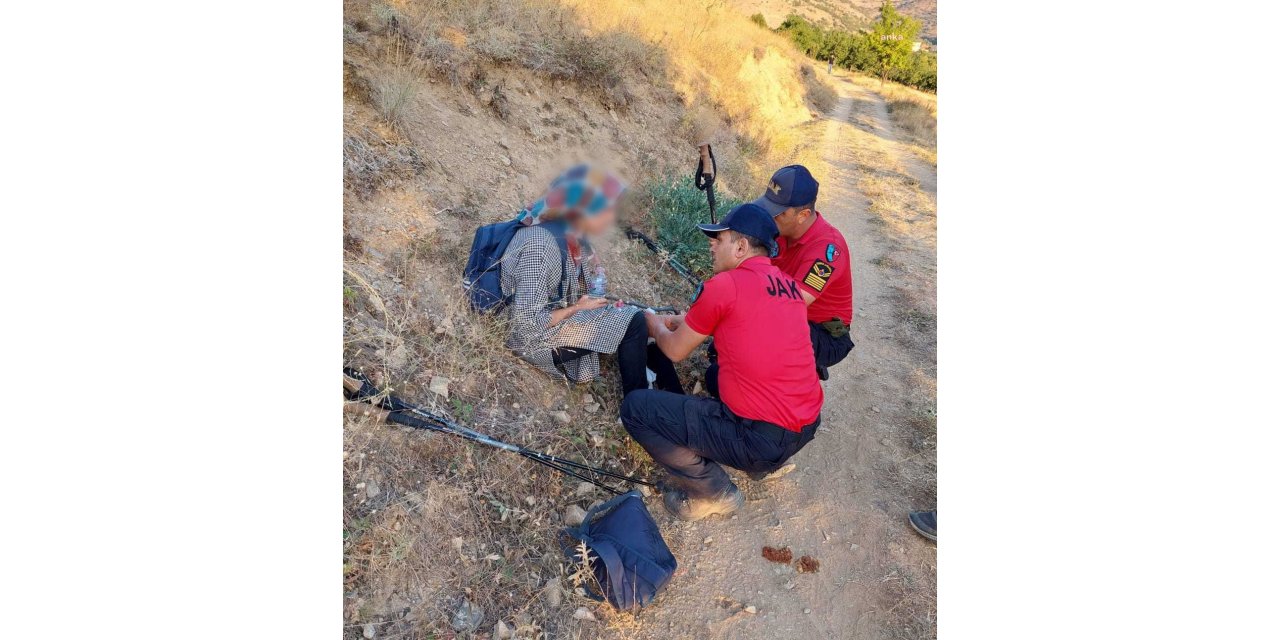KAYBOLAN ÇOBAN KIZI JANDARMA BULDU