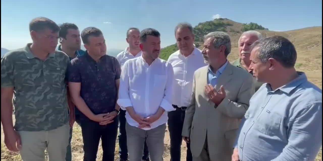 CHP’Lİ AĞBABA TUNCELİ’DE: "BURADA YANGIN SÖNDÜRME YÖNTEMİ TUNCELİ'YE ÖZGÜ. AĞAÇ BİTİNCE YANGIN SÖNÜYOR"