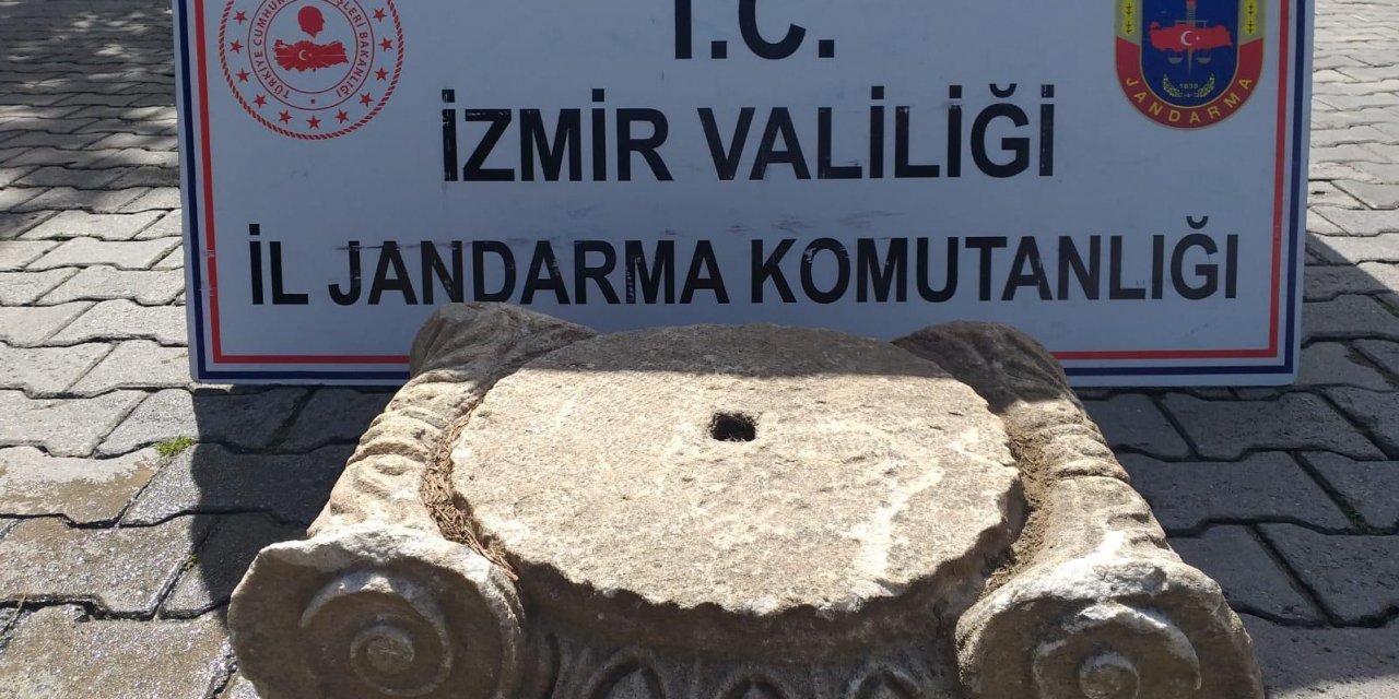 İZMİR'DE ROMA DÖNEMİNE AİT SÜTUN BAŞLIĞI ELE GEÇİRİLDİ