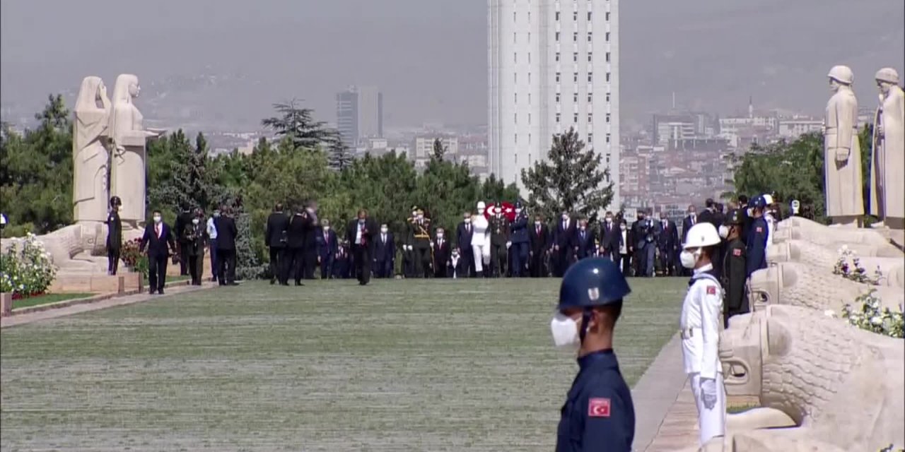 30 AĞUSTOS ZAFER BAYRAMI: DEVLET ERKANI ANITKABİR’İ ZİYARET ETTİ