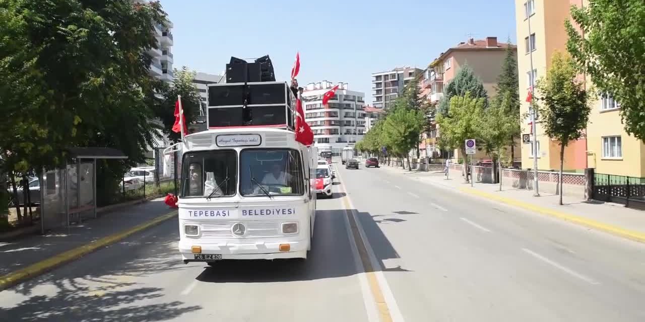 30 AĞUSTOS COŞKUSU TEPEBAŞI'NDA DOYASIYA YAŞANDI
