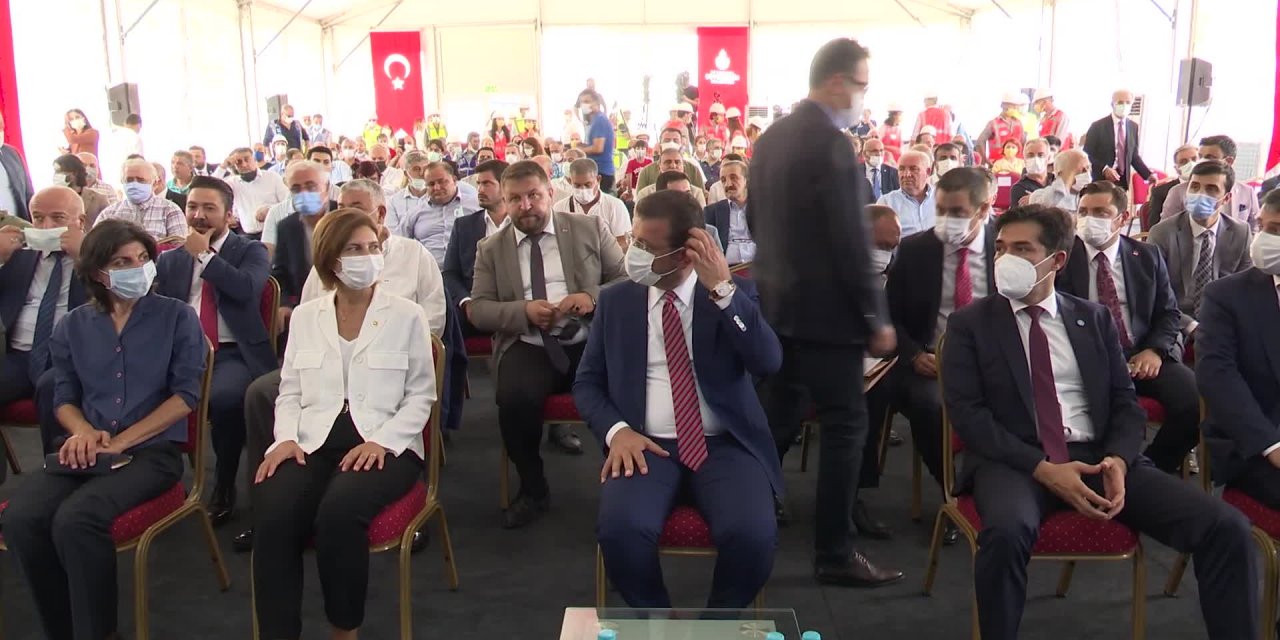 İMAMOĞLU, ZAFER BAYRAMI'NDA YENİ METRO İNŞAATININ İLK HARCINI ATTI