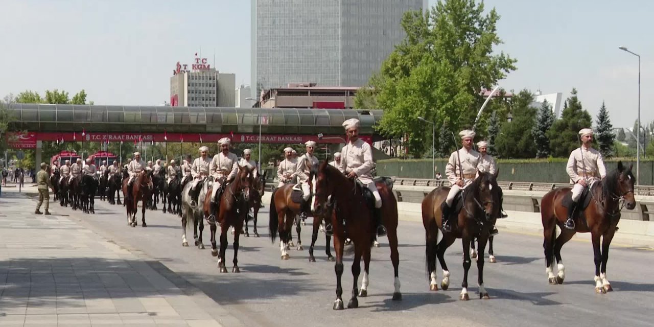 ANKARA'DA ZAFER BAYRAMI YÜRÜYÜŞÜ