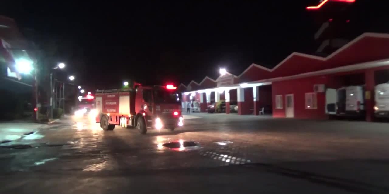 MERSİN BÜYÜKŞEHİR EKİPLERİ, TUNCELİ’DEKİ YANGINA MÜDAHALE İÇİN YOLA ÇIKTI