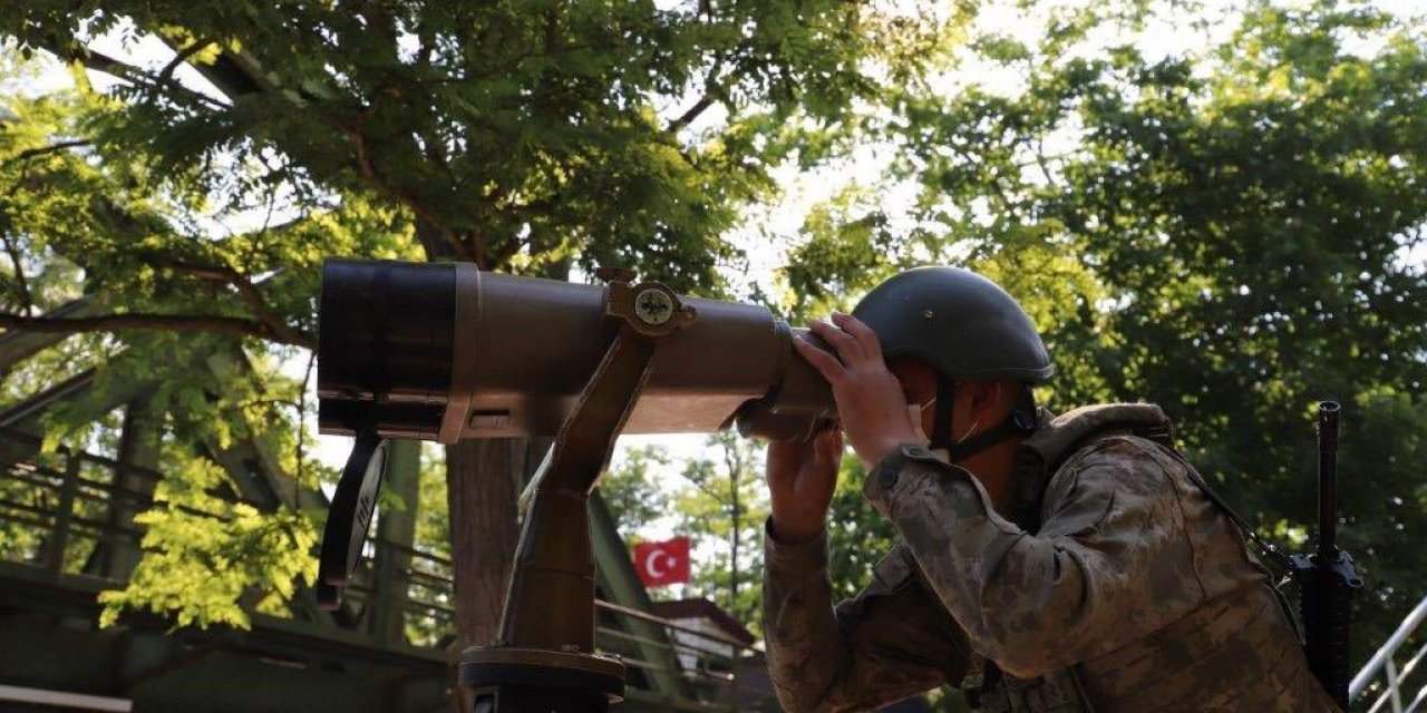MSB: “YUNANİSTAN'A GEÇMEYE ÇALIŞIRKEN YAKALANAN 6 KİŞİDEN 5'İ FETÖ MENSUBU”
