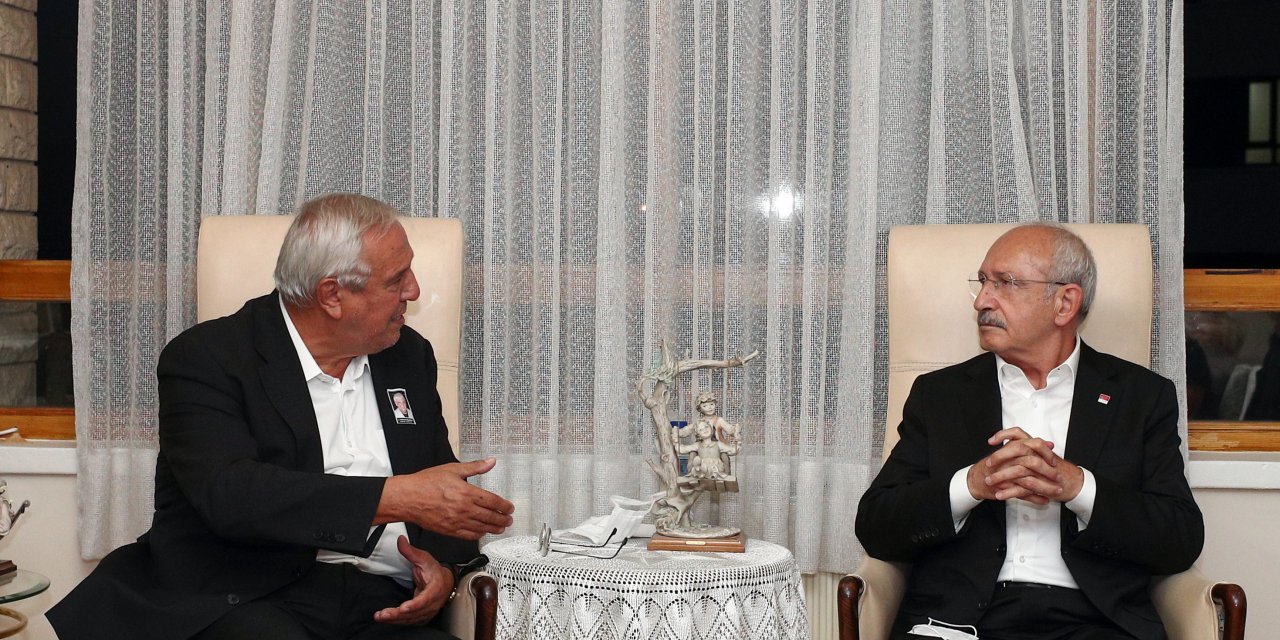 KILIÇDAROĞLU'NDAN GAZETECİ UĞUROĞLU'NA TAZİYE ZİYARETİ