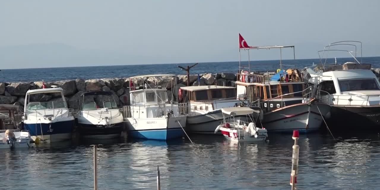 KUŞADASI BELEDİYESİ'NDEN GÜZELÇAMLI’DAKİ BALIKÇILARA AV MALZEMESİ DESTEĞİ