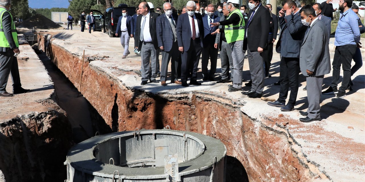 MUĞLA BÜYÜKŞEHİR, HİSARÖNÜ-OVACIK KANALİZASYON HATTININ YARISINDAN FAZLASINI TAMAMLADI
