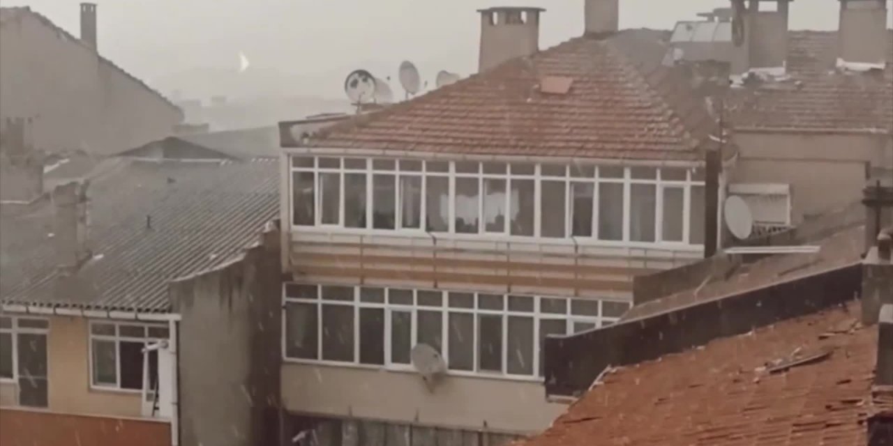 TEKİRDAĞ’IN MURATLI İLÇESİNDE DOLU ETKİLİ OLDU