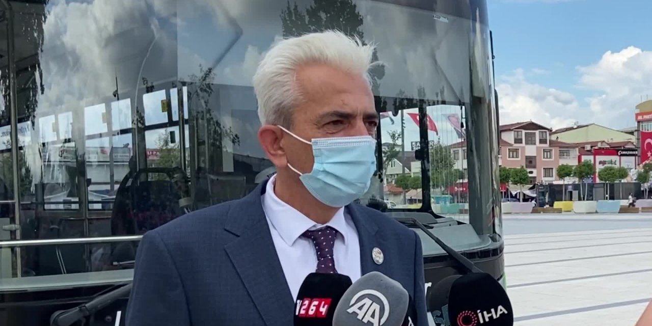 SAKARYA’DA OTOBÜSLERDE ŞEHİT AİLELERİ VE GAZİLERİ DUYGULANDIRAN ANONS: “VATAN SİZE MİNNETTAR”