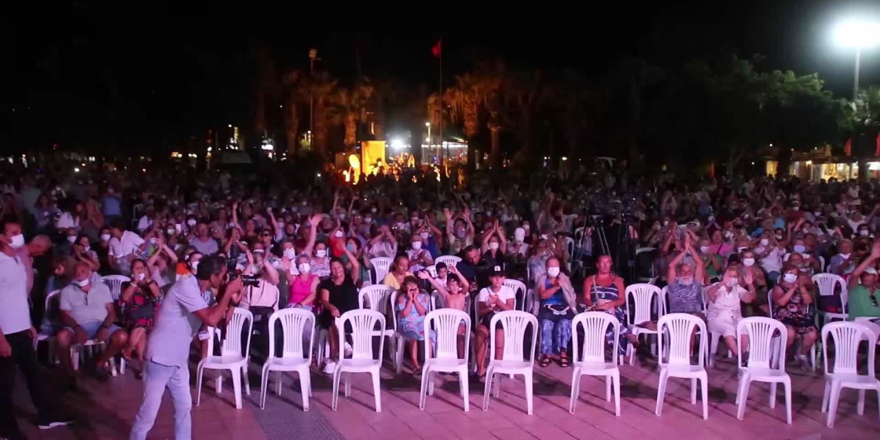 MEDENİYETLER KOROSU BODRUM’DA BARIŞİÇİN SÖYLEDİ
