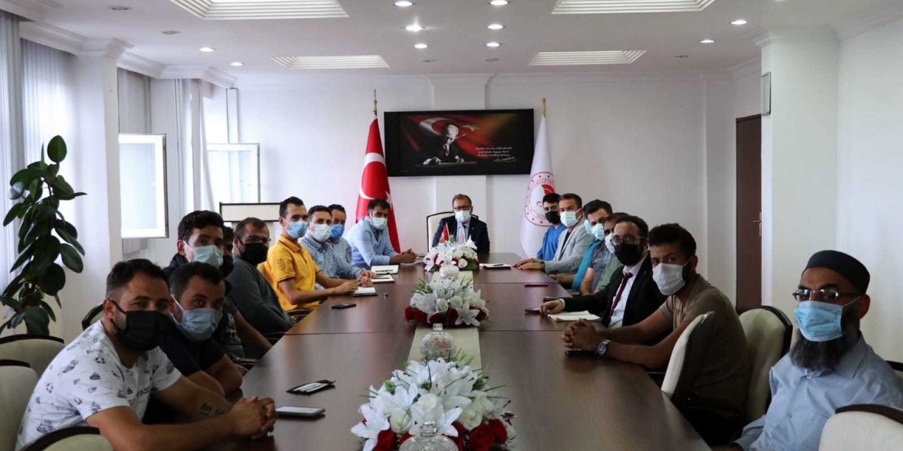 KARS'TA VETERİNER HEKİMLERİN YAŞADIĞI SORUNLAR MASAYA YATIRILDI