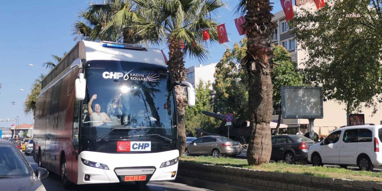 CHP KADIN KOLLARI BAŞKANI NAZLIAKA VE PARTİLİLERE ÇANAKKALE'DE SALDIRI GİRİŞİMİ