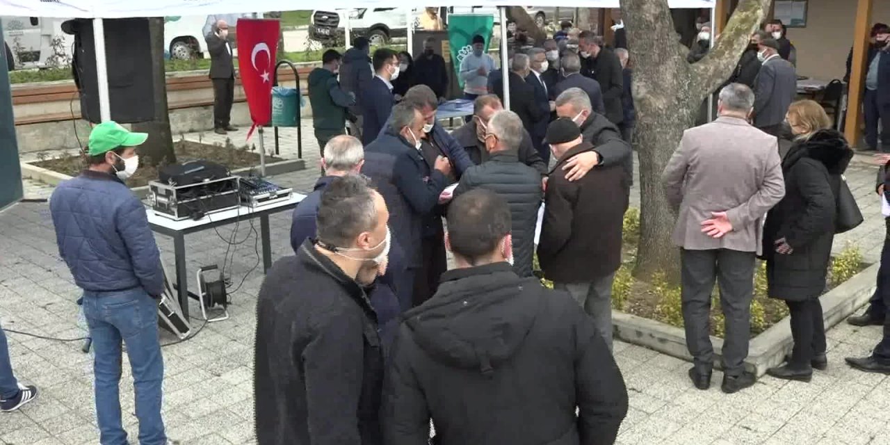 NİLÜFER BELEDİYESİ, GÖKÇE MAHALLESİ SAKİNLERİNİ TAPULARINA KAVUŞTURDU