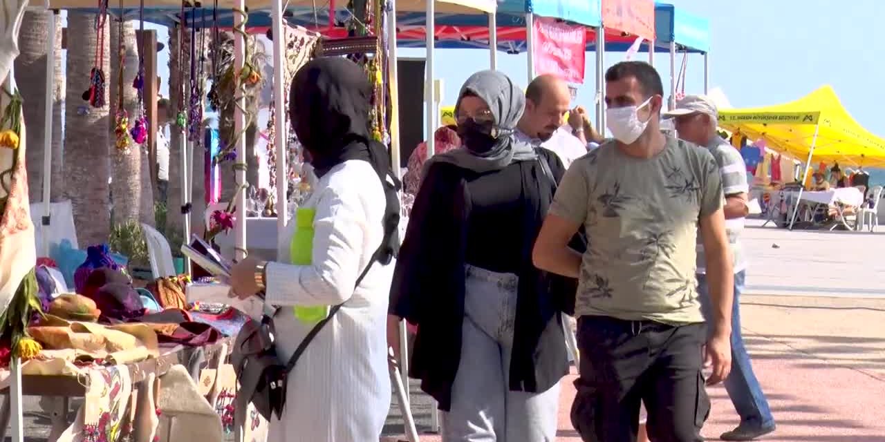 EL SANATLARI USTALARI VE KADIN ÜRETİCİLER, MERSİN BÜYÜKŞEHİR’İN STANTLARINDA BULUŞTU