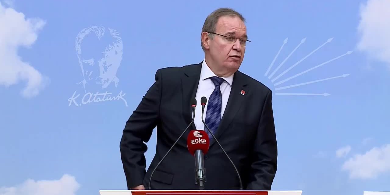 ÖZTRAK: ERDOĞAN İÇERİDE KAPLAN KESİLİYOR, AMA DIŞARIDA UYSAL KEDİ OLUVERİYOR