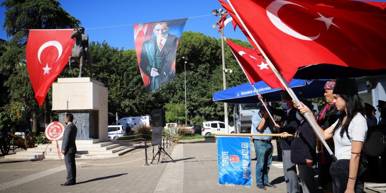 ÖDEMİŞ’TE KURTULUŞUN 99. YIL DÖNÜMÜ KUTLANDI