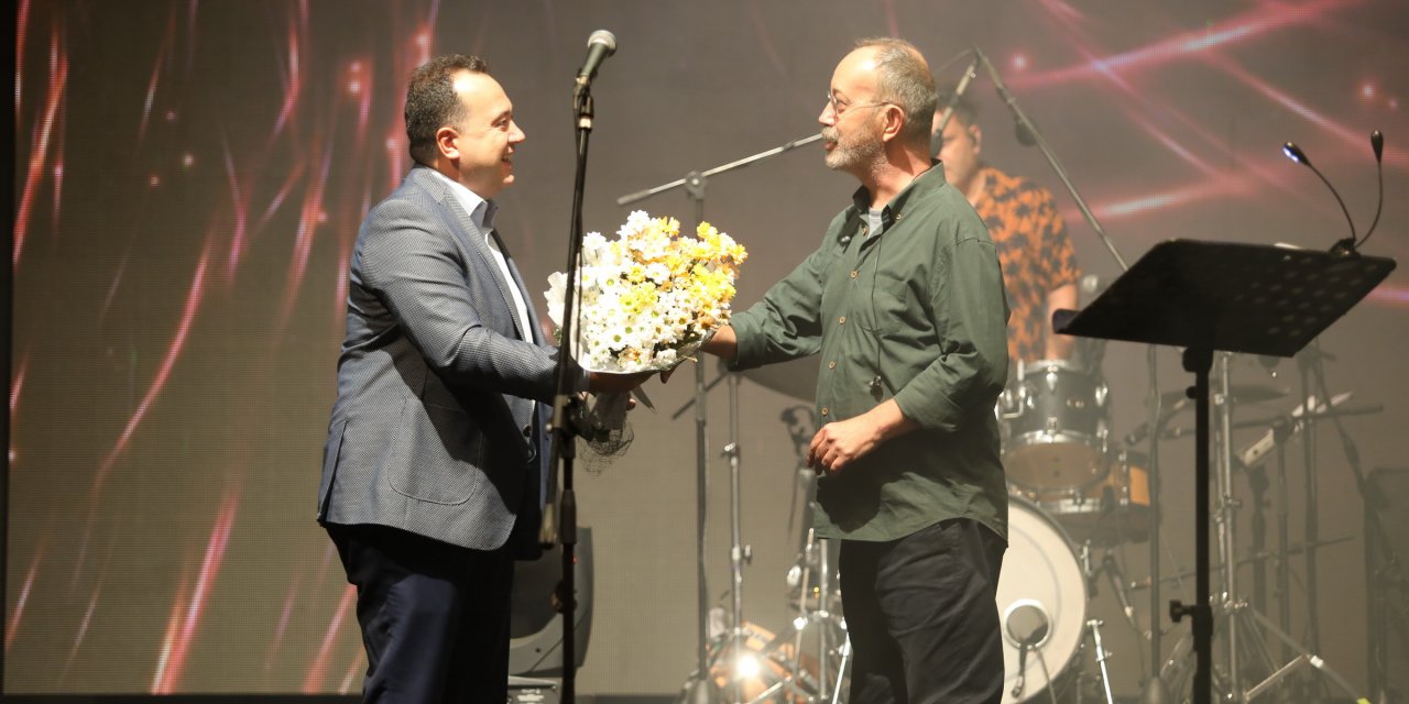 AKHİSAR’DA HÜSNÜ ARKAN RÜZGARI ESTİ