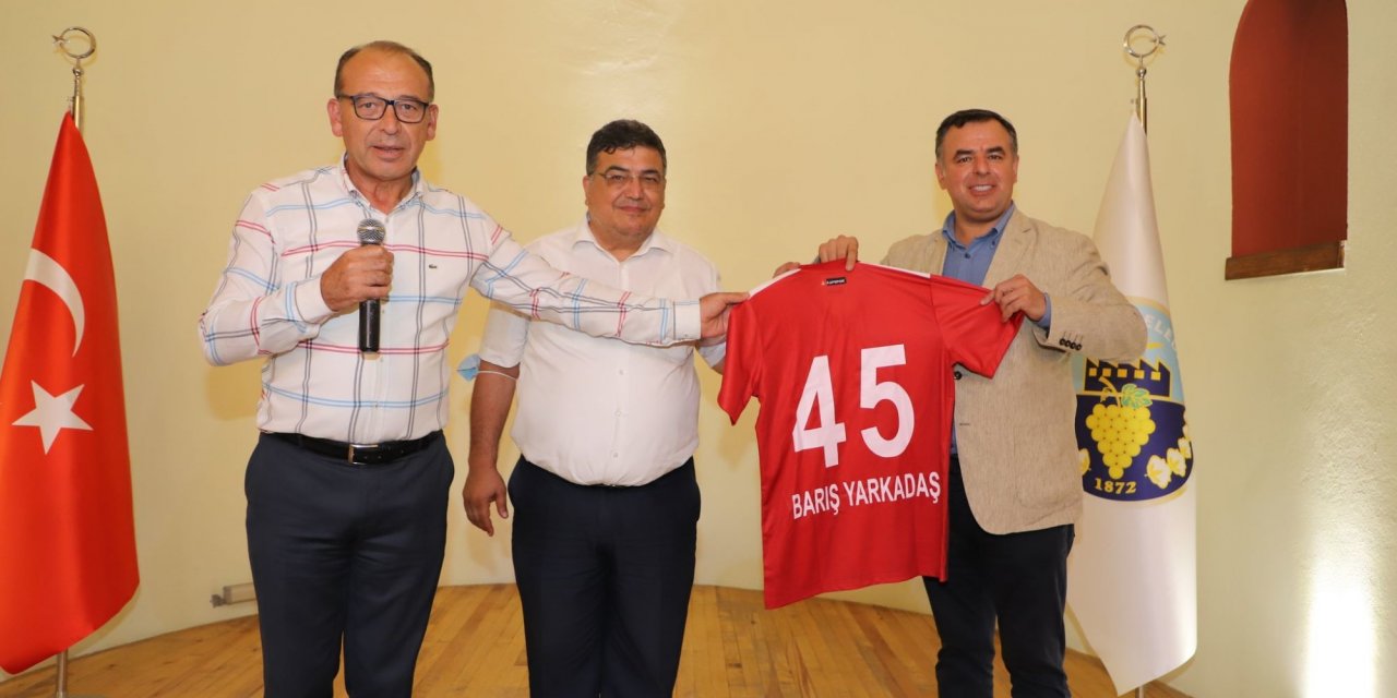 BARIŞ YARKADAŞ, TURGUTLU BELEDİYESİ BAĞ BOZUMU VE KURTULUŞŞENLİKLERİ'NE KONUK OLDU