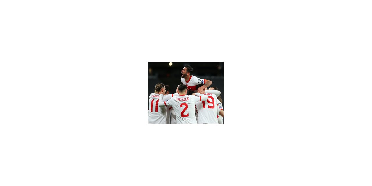 TFF KARAR DEĞİŞTİRDİ: "MAÇA SEYİRCİ ALINMASI UYGUN BULUNMADI"