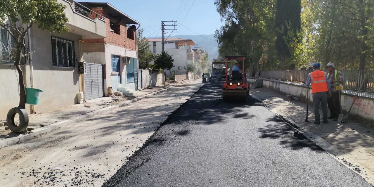 AYDIN BÜYÜKŞEHİR BELEDİYESİ, YOL YAPIM ÇALIŞMALARINA DEVAM EDİYOR