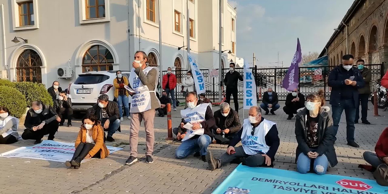 DEMİRYOLU İŞÇİLERİ: "TCDD'NİN BAKIM ONARIM İŞLERİ FAHİŞ FİYATLARLA RAYSİMAŞŞİRKETİNE VERİLİYOR"
