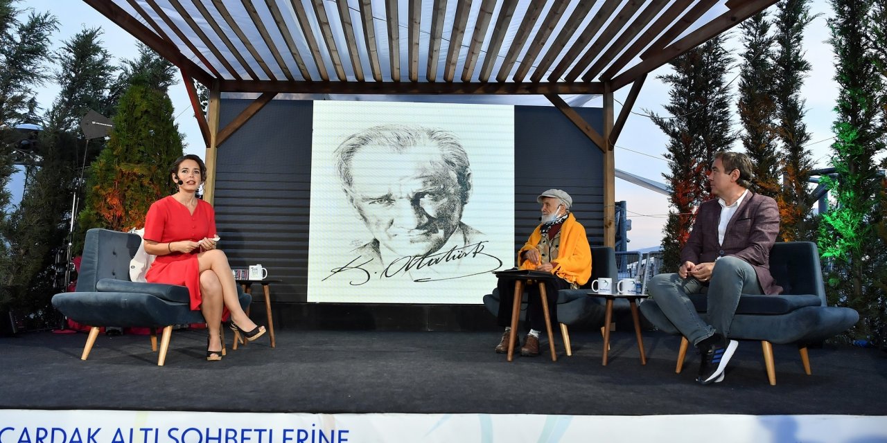ETEM ÇALIŞKAN VE SİNAN MEYDAN BEYLİKDÜZÜ'NDE ATATÜRK'Ü ANLATTI