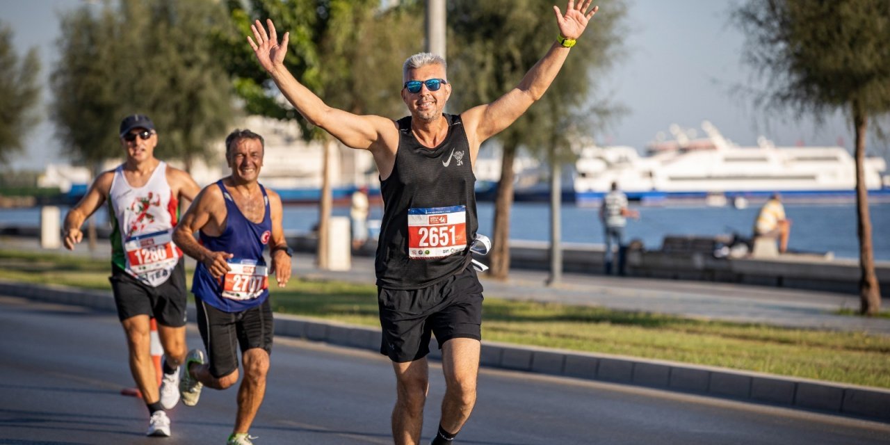 İZMİR YARI MARATONU'NDA ZAFER, KENYA VE ETİYOPYALI ATLETLERİN