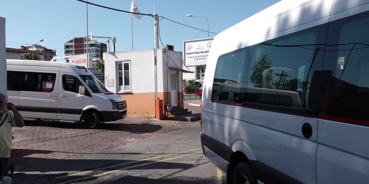 MURATPAŞA'DA SERVİS VE TAKSİLER ÜCRETSİZ DEZENFEKTE EDİLECEK