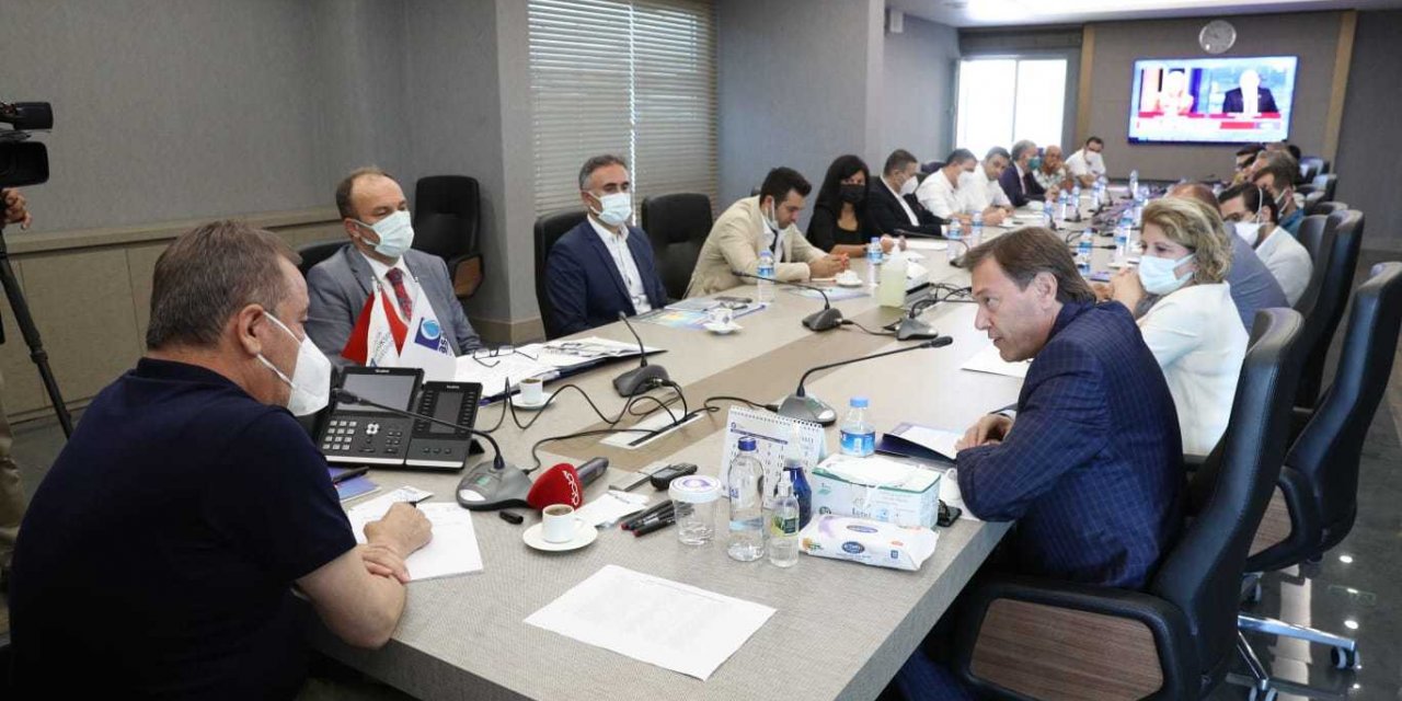 ANTALYA BÜYÜKŞEHİR’İN ÇALIŞMALARI MESLEK ODALARININ TEMSİLCİLERİNE ANLATILDI