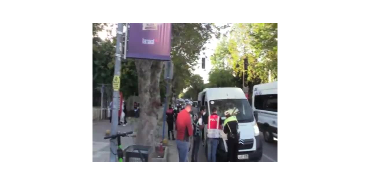 İSTANBUL'DA OKUL ÇEVRELERİNDE DENETİM: UYUŞTURUCU, SENTETİK HAP VE KAÇAK SİGARA ELE GEÇİRİLDİ; ARANAN 39 ŞÜPHELİ YAKALANDI