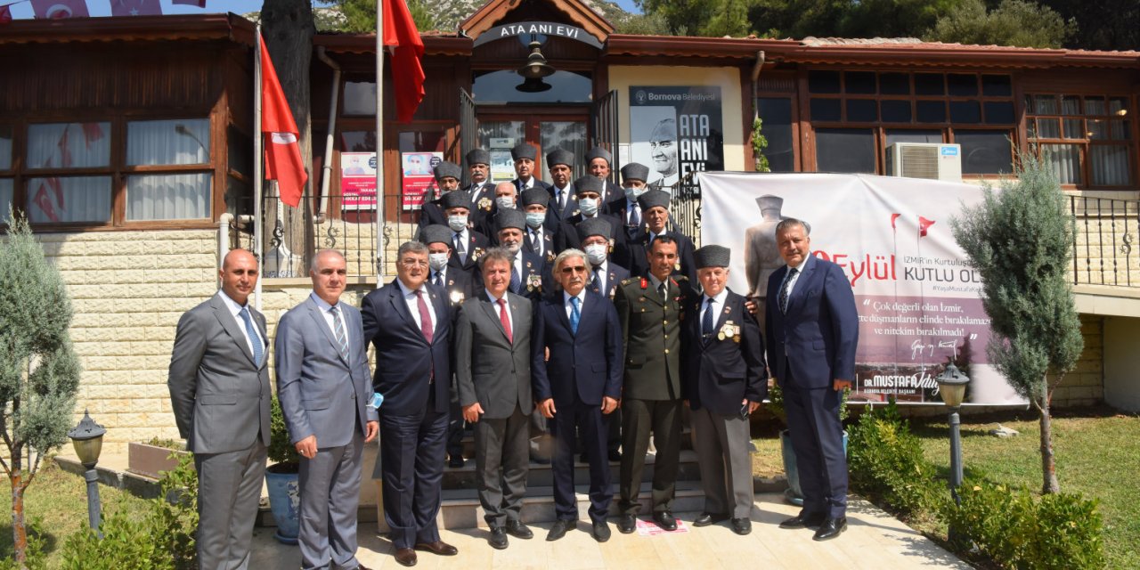 KURTULUŞUN 99. YILI ATA’NIN İZMİR’E BAKTIĞI YERDE KUTLANDI