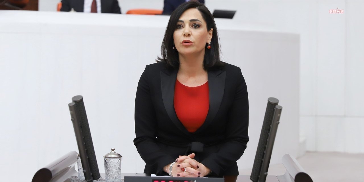 CHP’Lİ YÜCEER: “OKULLAR AÇILDI AMA BAKANLIK OKUL AÇAMADI”