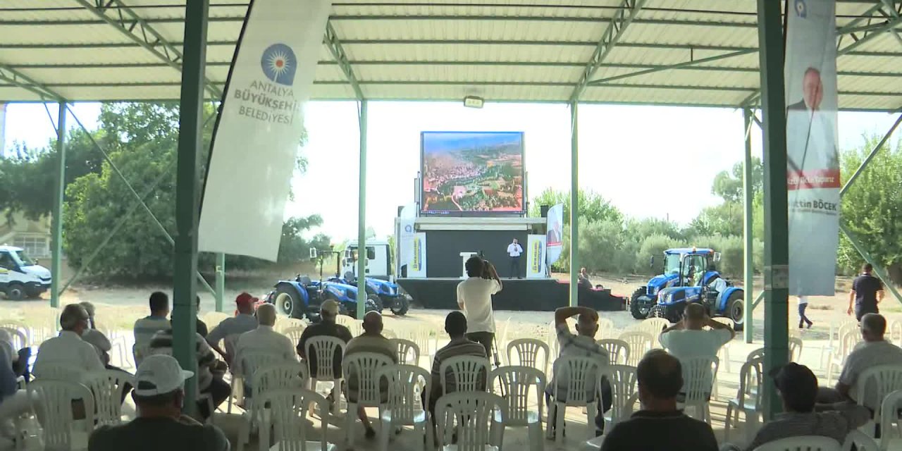 ANTALYA BÜYÜKŞEHİR’DEN ÇİFTÇİLERE "GÜVENLİ TRAKTÖR SÜRÜŞ EĞİTİMİ"