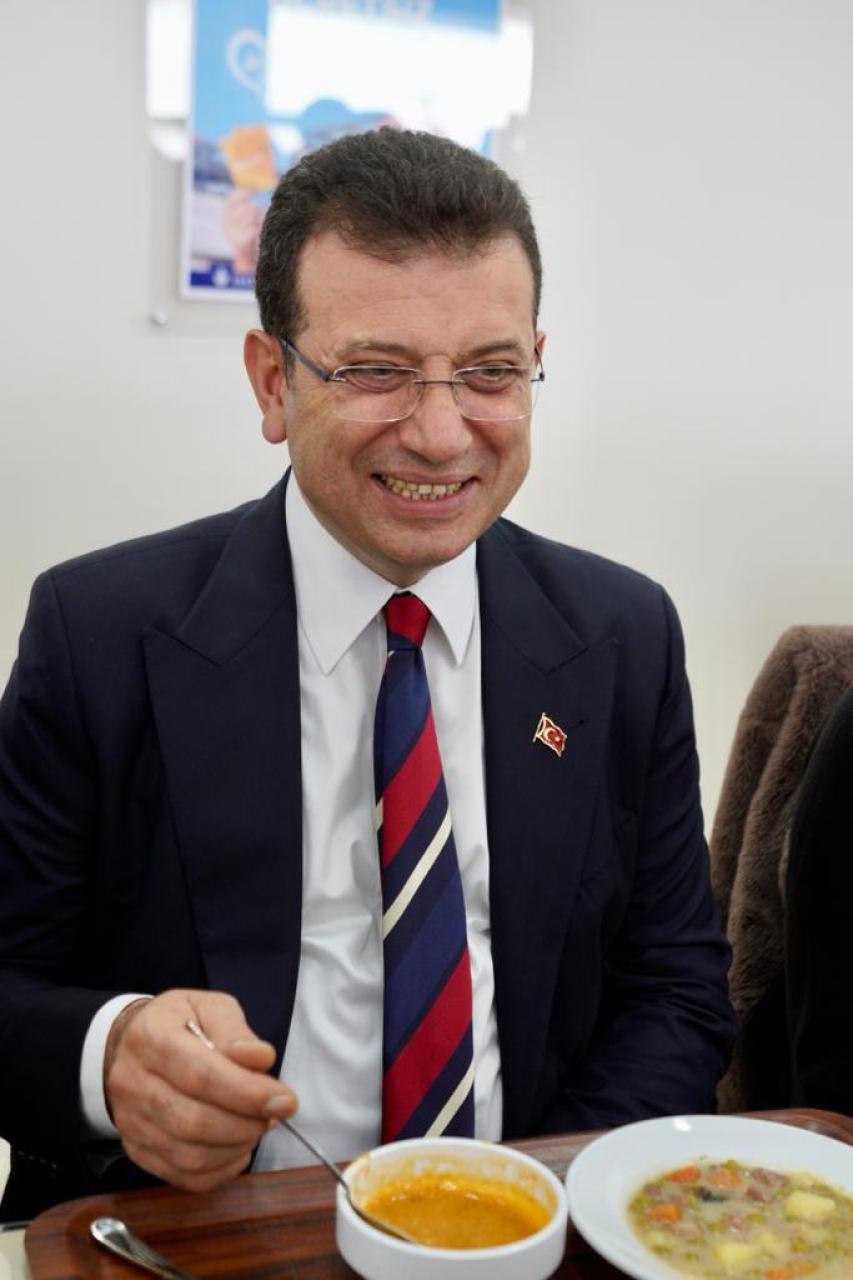 xm01ef6ipz9sanfqvbbrumpI.jpg