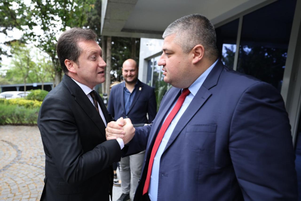 rnioz4epqlrtmbngskdulIma.jpg