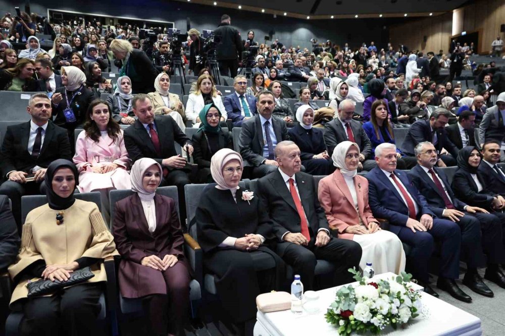 BAKAN GÖKTAŞ "6. ULUSLARARASI KADIN VE ADALET ZİRVESİ"NDE KONUŞTU