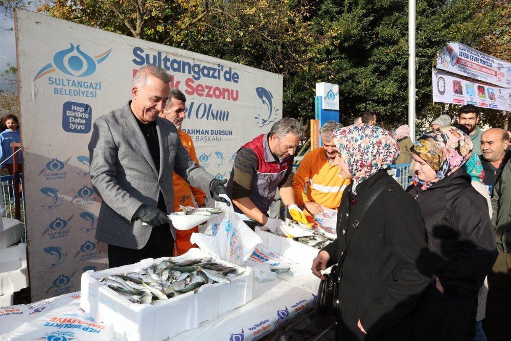 SULTANGAZİ BELEDİYESİ’NDEN ÜCRETSİZ BALIK DAĞITIMI
