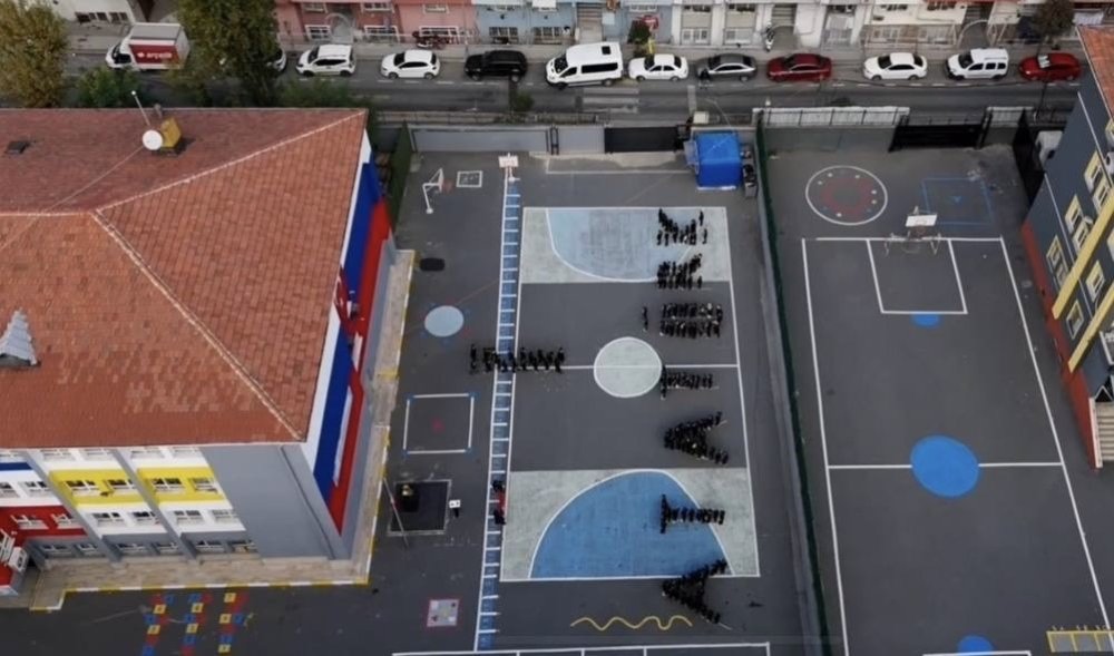 GAZİOSMANPAŞALI ÖĞRENCİLERDEN ATATÜRK KOREOGRAFİSİ