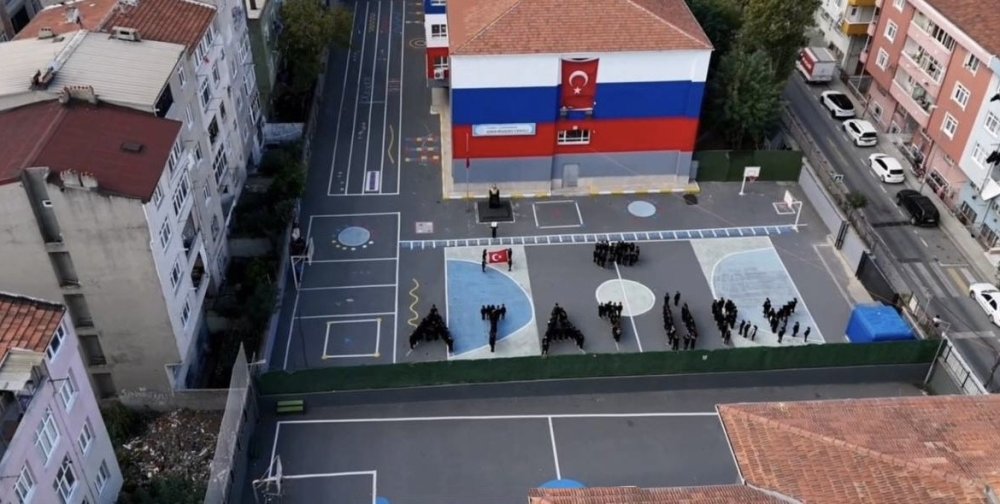 GAZİOSMANPAŞALI ÖĞRENCİLERDEN ATATÜRK KOREOGRAFİSİ