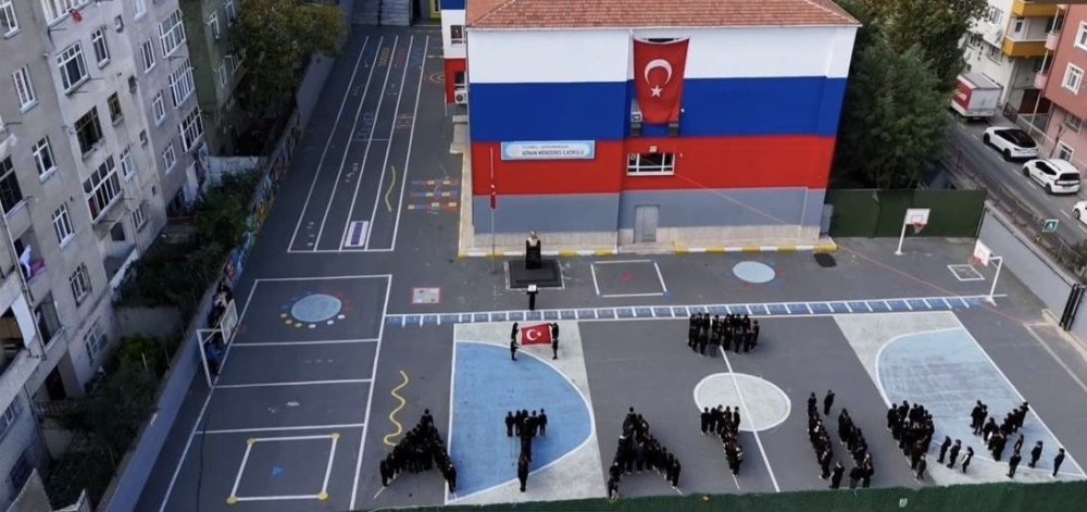 GAZİOSMANPAŞALI ÖĞRENCİLERDEN ATATÜRK KOREOGRAFİSİ