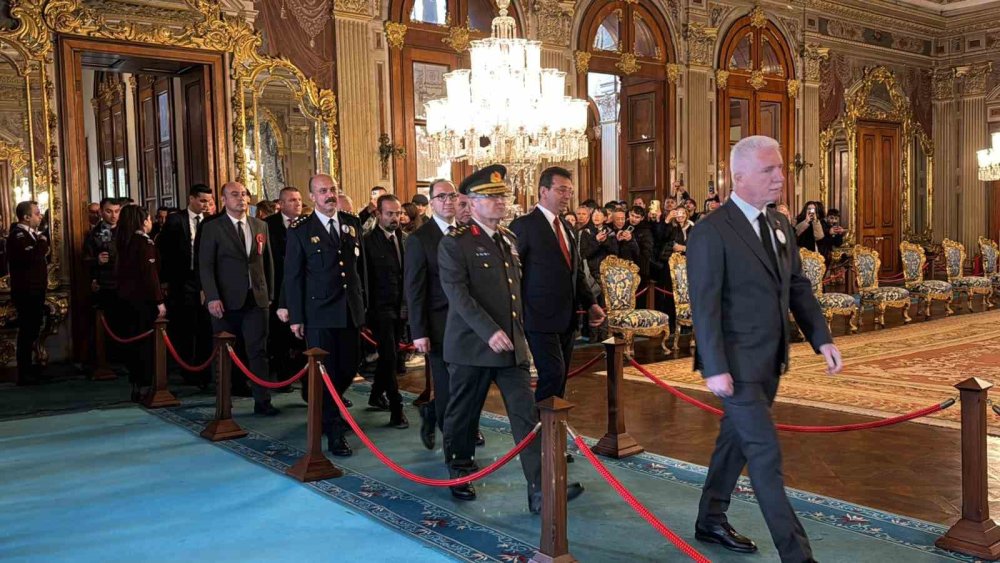 İSTANBUL VALİSİ GÜL, DOLMABAHÇE SARAYI’NI ZİYARET ETTİ