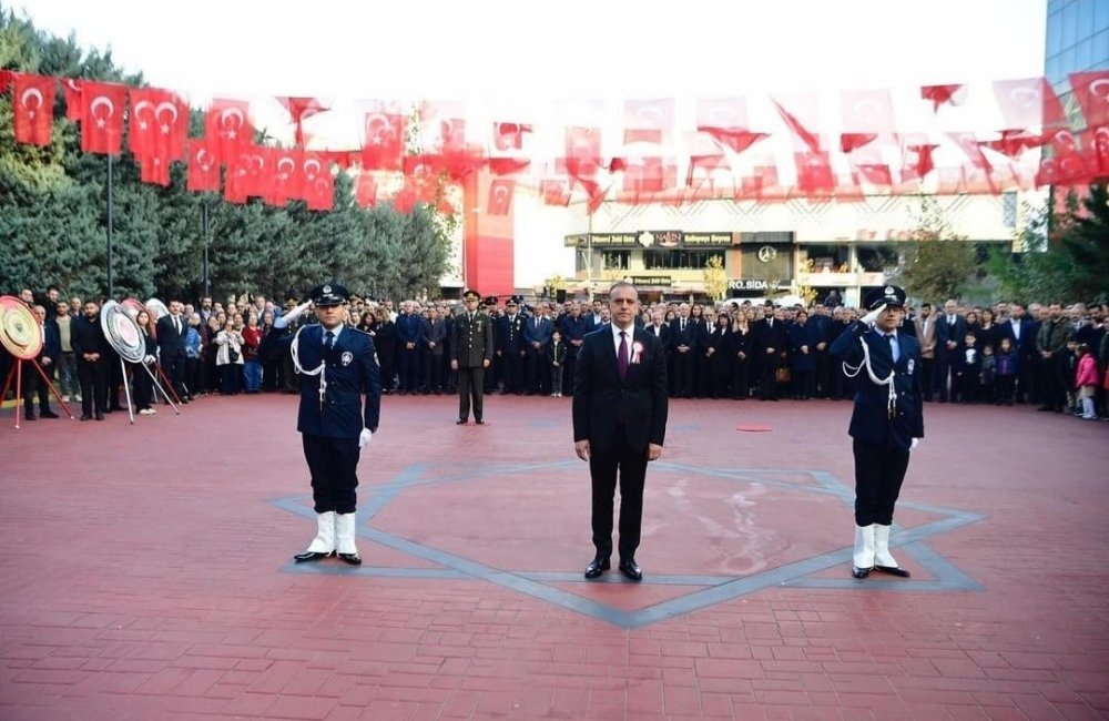 ULU ÖNDER GAZİ MUSTAFA KEMAL ATATÜRK ARAMIZDAN AYRILIŞININ  86.YIL DÖNÜMÜNDE SANCAKTEPE’DE ANILDI