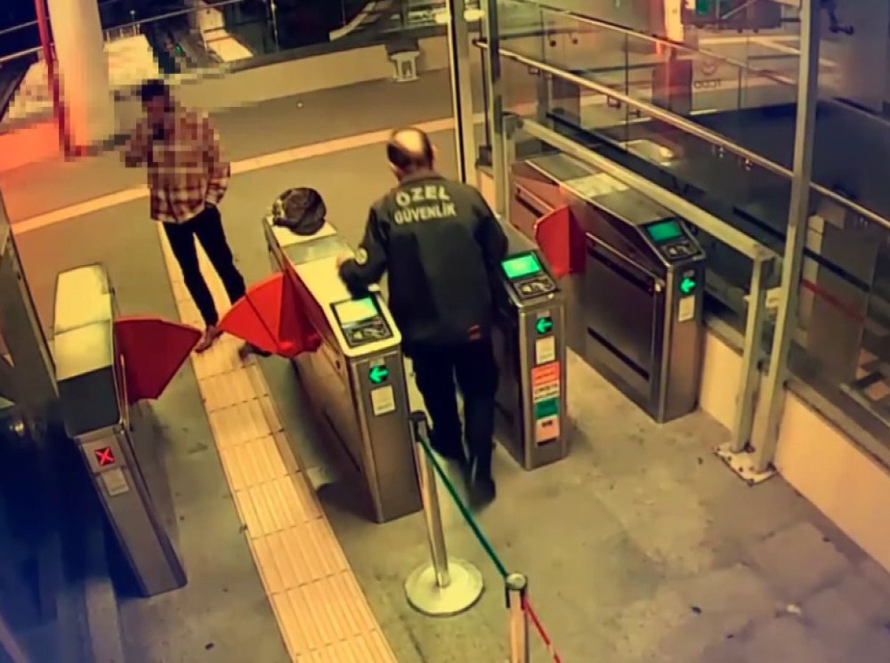 KADIKÖY MARMARAY’DA GÜVENLİK GÖREVLİSİ TARTIŞTIĞI YOLCUYU VURDU