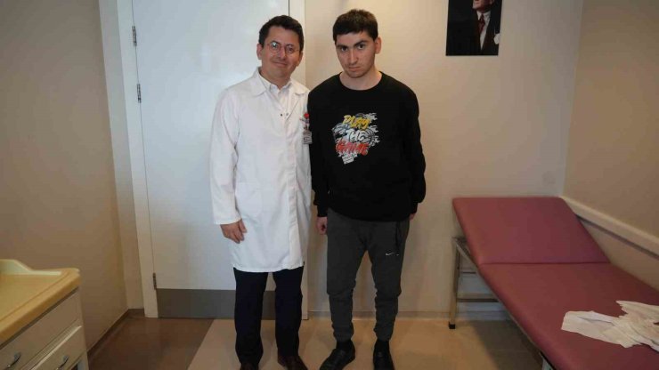 KAZADA KAFATASININ YARISI ALINAN GENÇ, AMELİYATLA HAYATA TUTUNDU