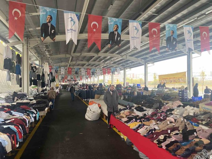 BEYLİKDÜZÜ’NDE BARIŞ MAHALLESİ KAPALI PAZAR YERİ’NİN AÇILIŞI GERÇEKLEŞTİRİLDİ