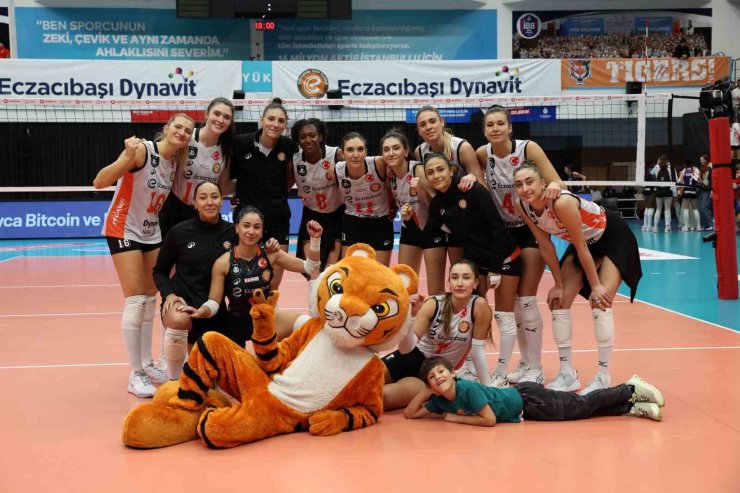 ZİRVENİN YENİ SAHİBİ ECZACIBAŞI DYNAVİT