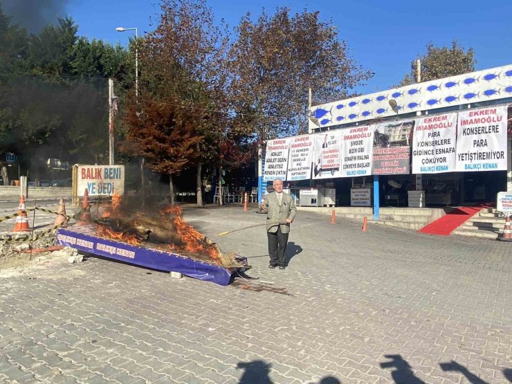 İMAMOĞLU’NA TEPKİ İÇİN BAL MUMU KÖPEK BALIĞINI TİNER DÖKÜP YAKTI