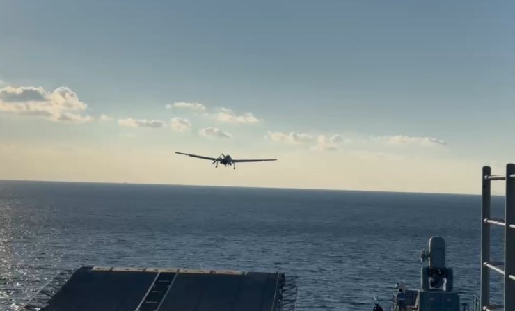 BAYRAKTAR TB3 SİHA, TCG ANADOLU’DAN UÇUŞ TESTİNİ BAŞARIYLA TAMAMLANDI