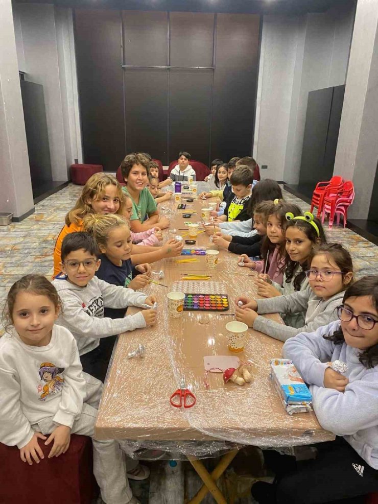 MALTEPELİ ÇOCUKLAR ARA TATİLDE TİYATRO OYUNLARIYLA BULUŞTU